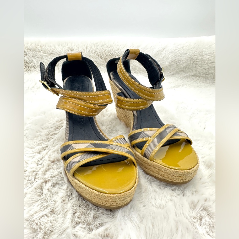Burberry Espadrille wedges nova check patent leather strappy sandals 38 US‎ 8